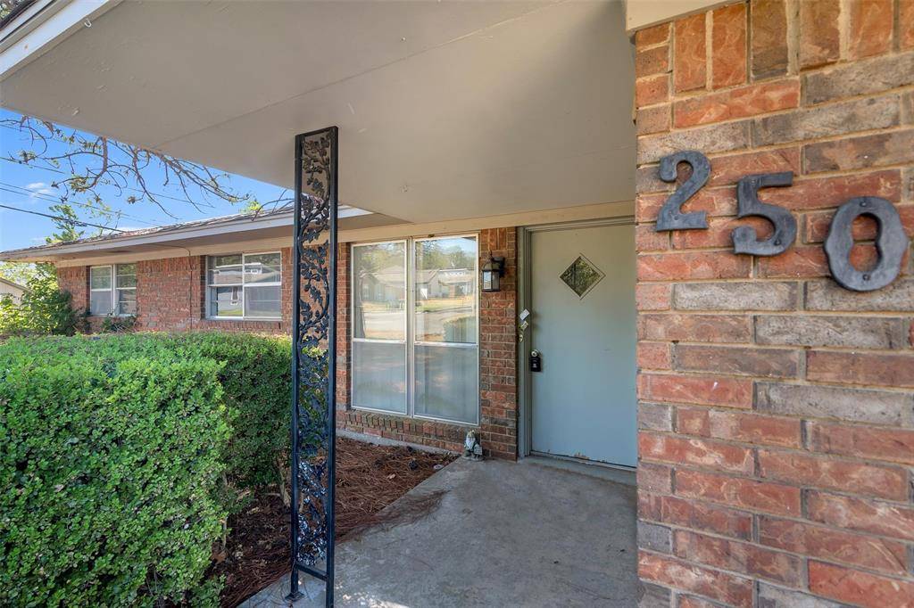 2500 W Elm Street, Denison, TX 75020