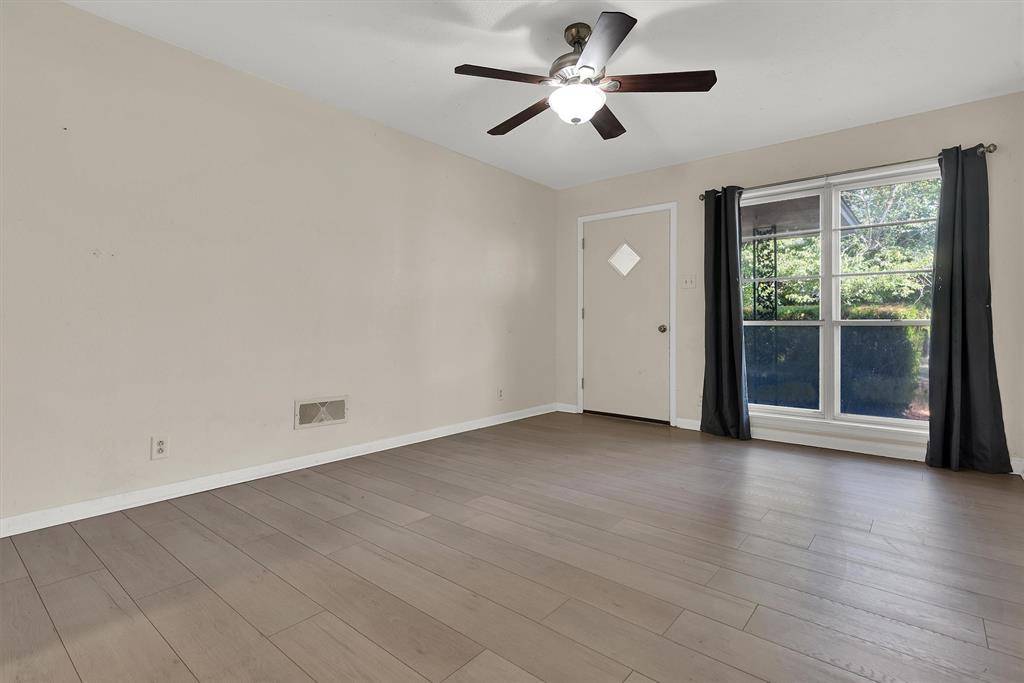 2500 W Elm Street, Denison, TX 75020
