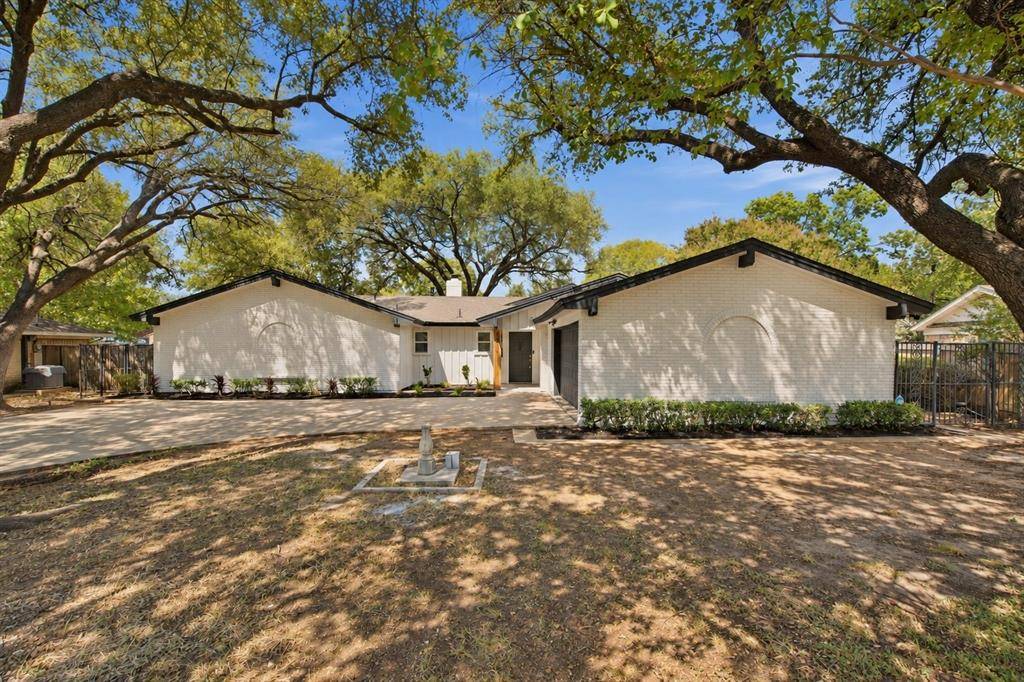 4905 Rock River Drive, Fort Worth, TX 76103