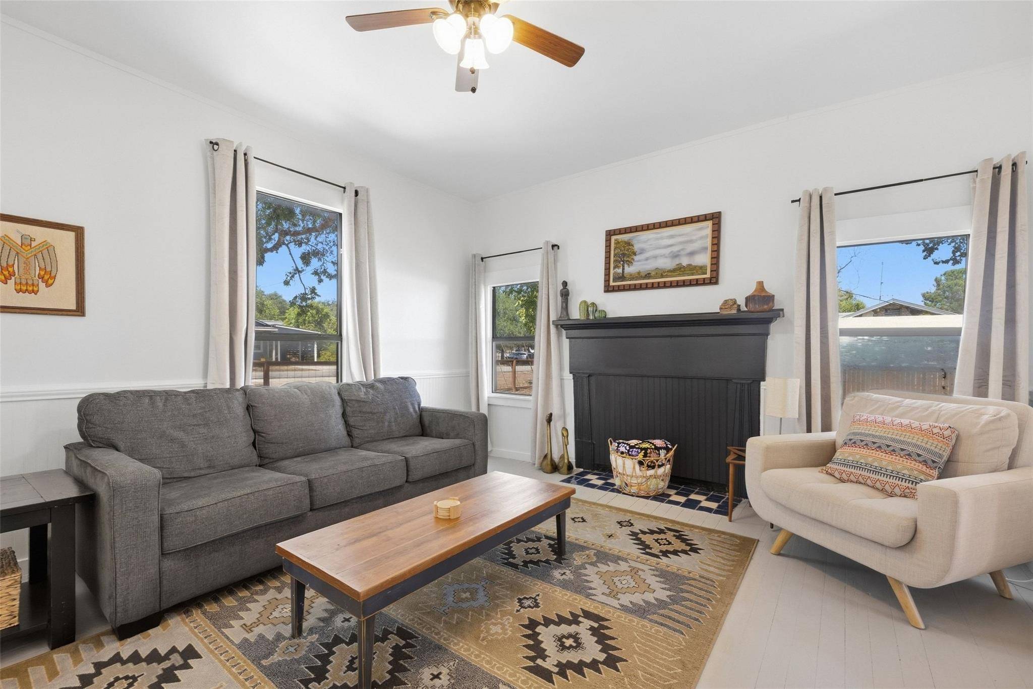 105 Ranchview DR, Johnson City, TX 78636