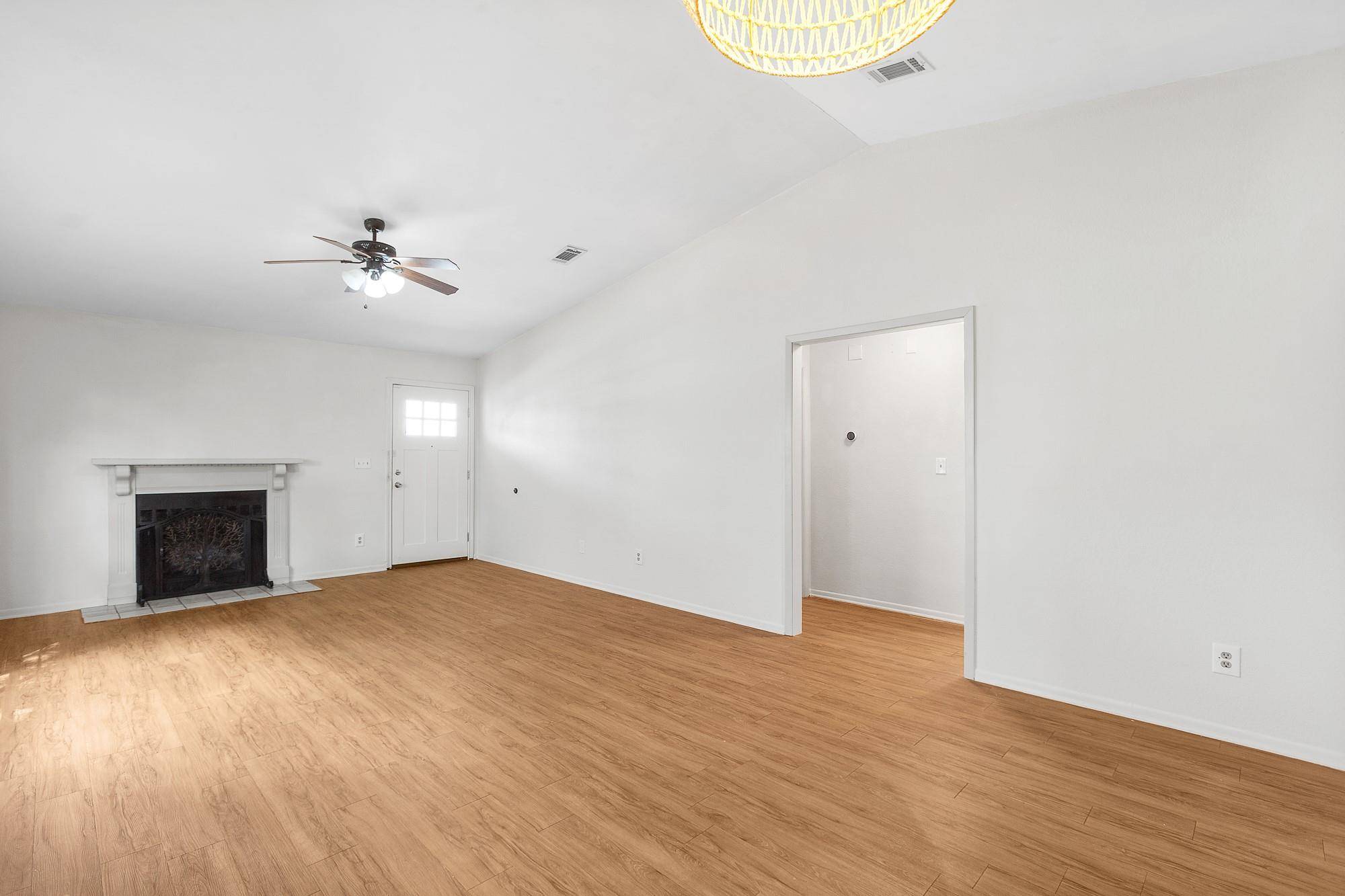 1604 Mill ST #B, San Marcos, TX 78666