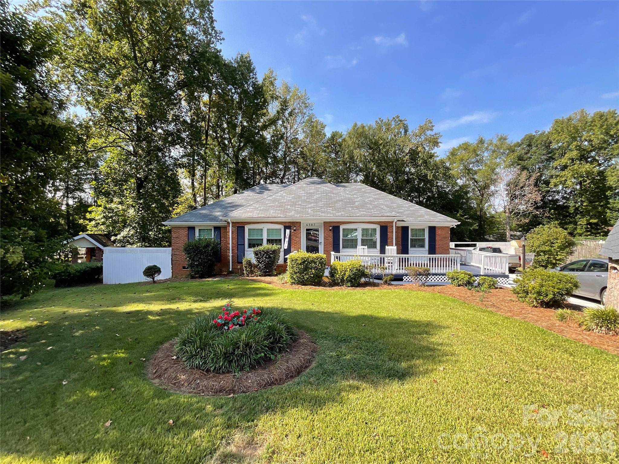 6507 Paleface PL, Charlotte, NC 28214