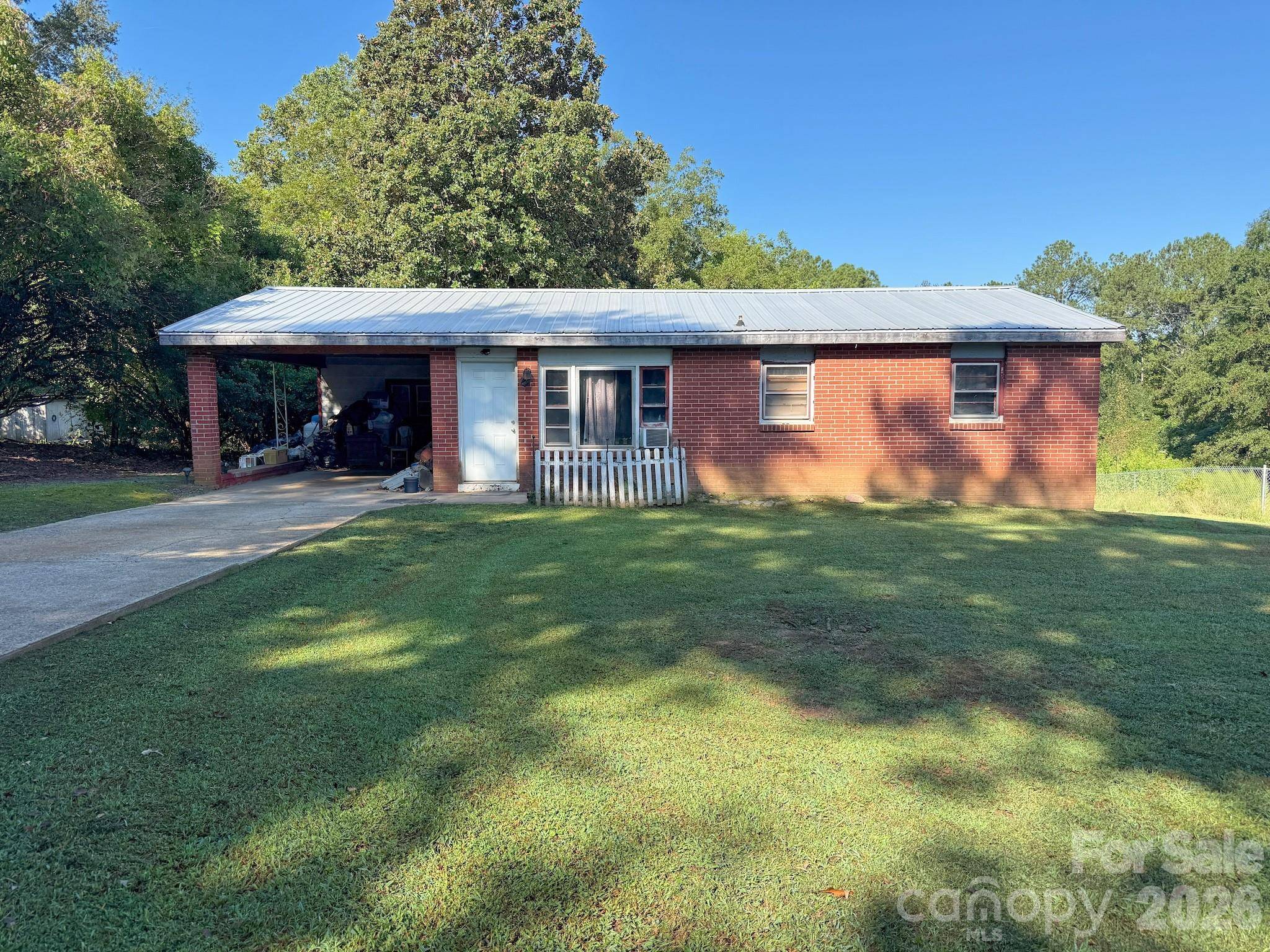 111 Country Meadows LN, Forest City, NC 28043