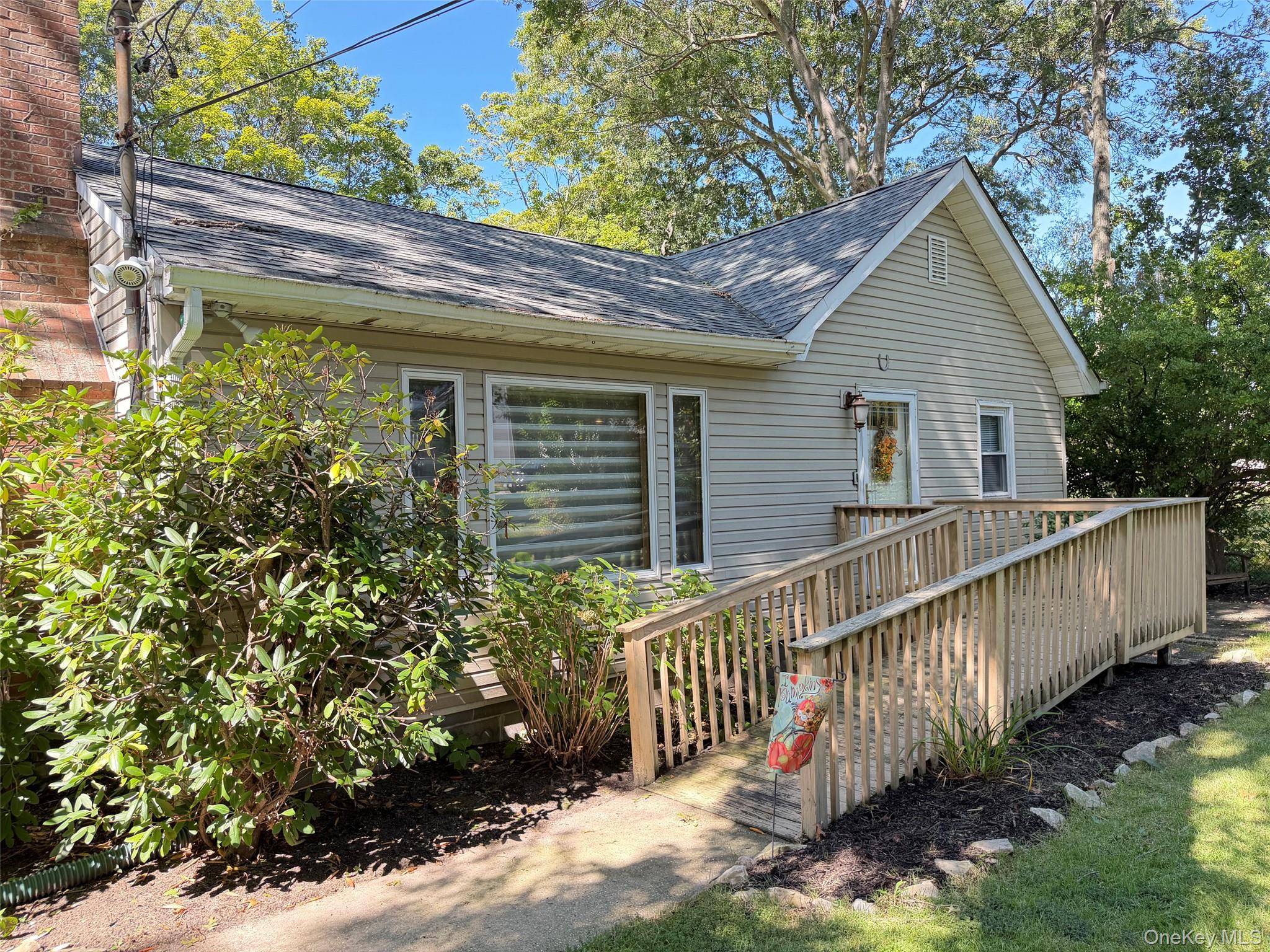 304 Dare RD, Selden, NY 11784