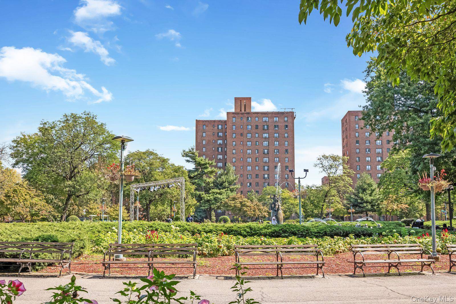 1560 Metropolitan AVE #5B, Bronx, NY 10462