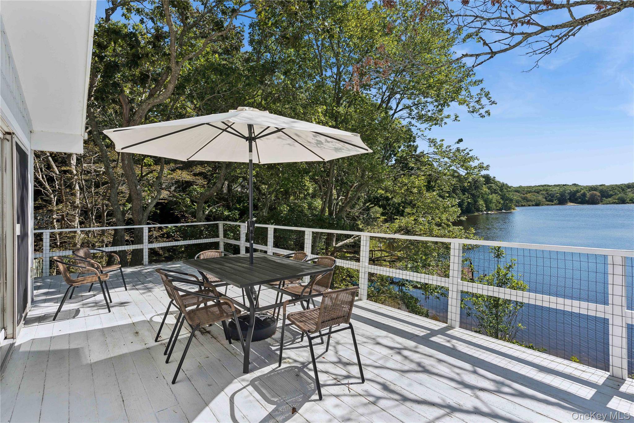 90 Little Fresh Pond RD, Southampton, NY 11968