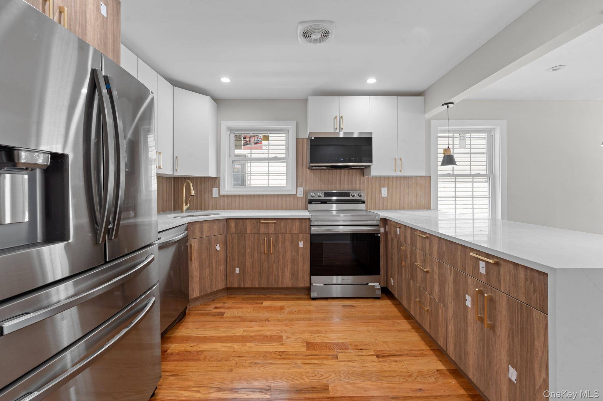 21950 143rd AVE, Springfield Gardens, NY 11413