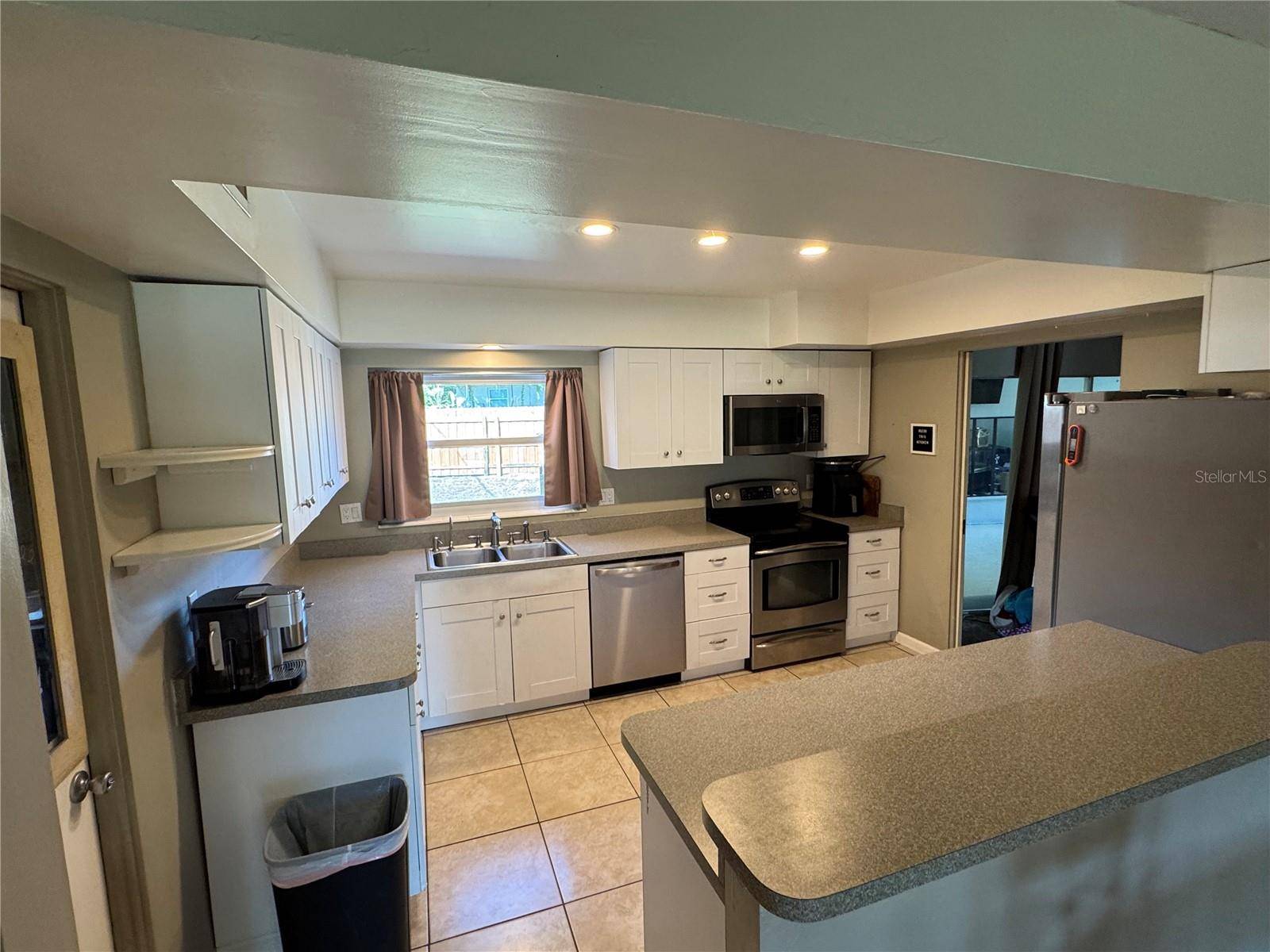 2715 HEATHER PL, Sarasota, FL 34235