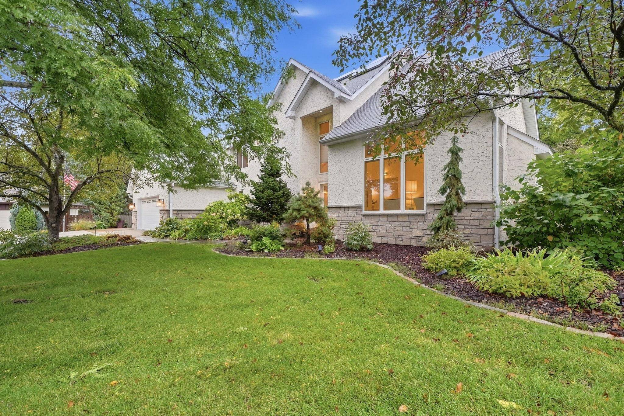 1851 South LN, Mendota Heights, MN 55118