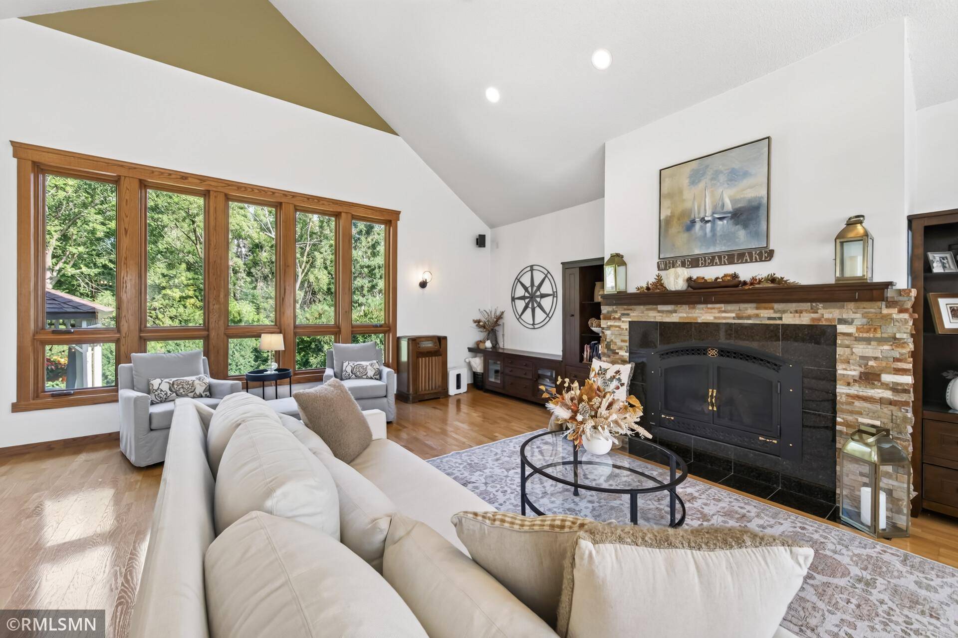 1905 Garden LN, White Bear Lake, MN 55110