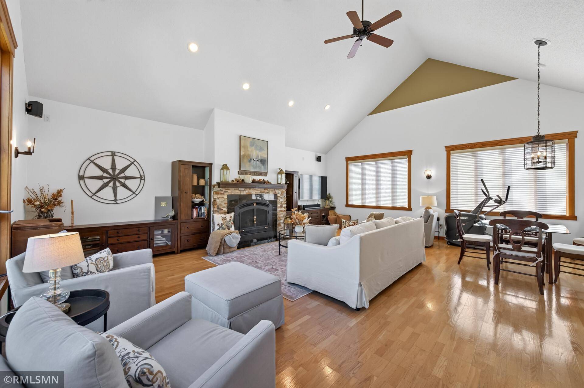 1905 Garden LN, White Bear Lake, MN 55110
