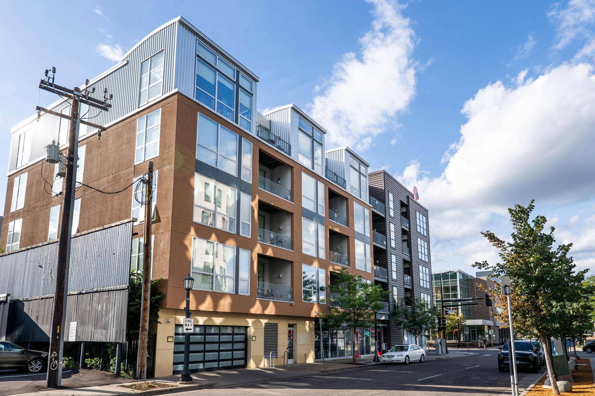 1211 Lagoon AVE #305, Minneapolis, MN 55408