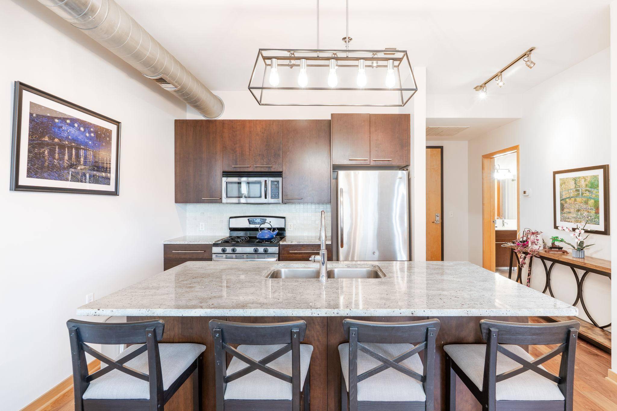 1211 Lagoon AVE #305, Minneapolis, MN 55408