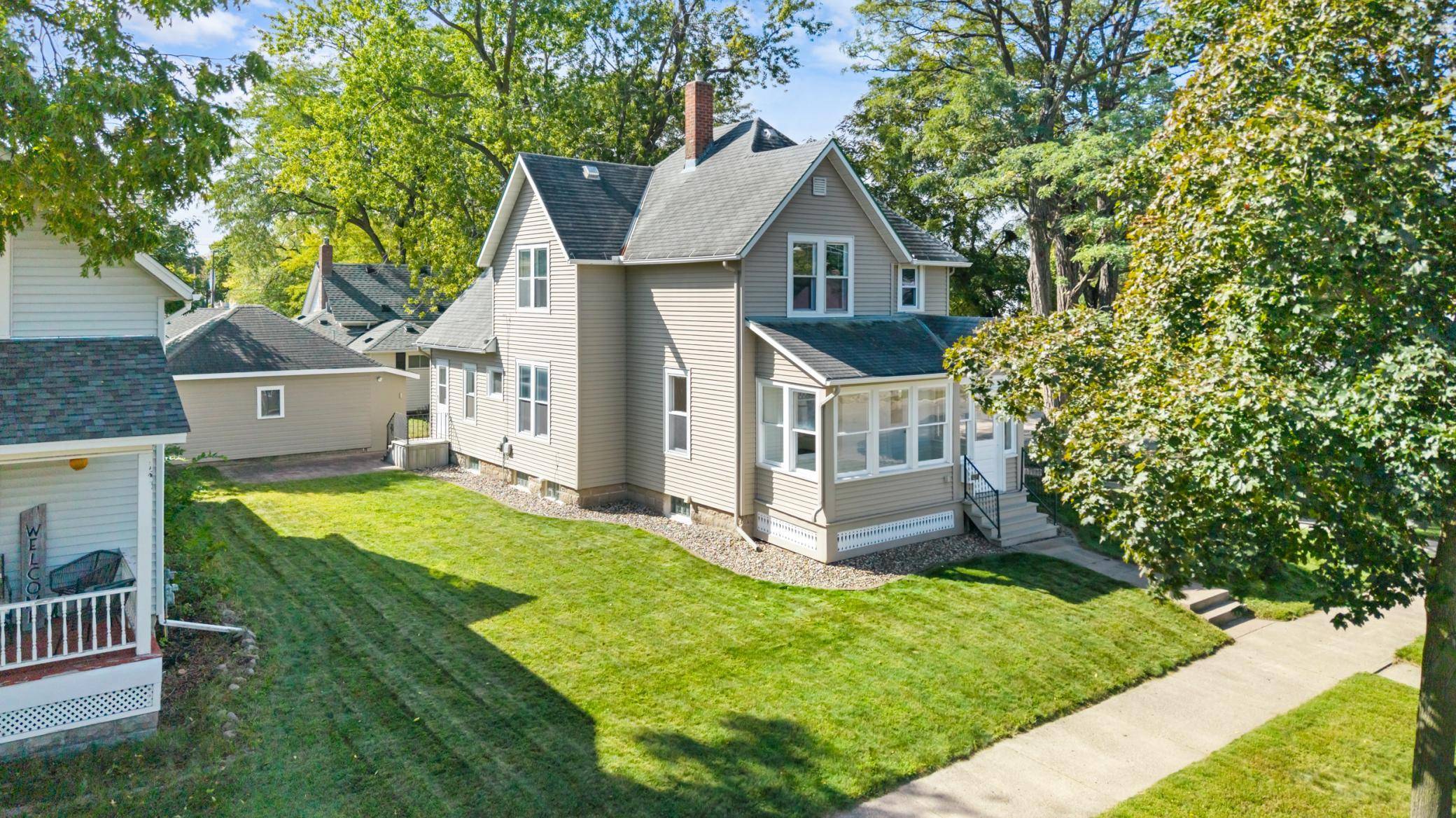 627 5th ST NW, Faribault, MN 55021