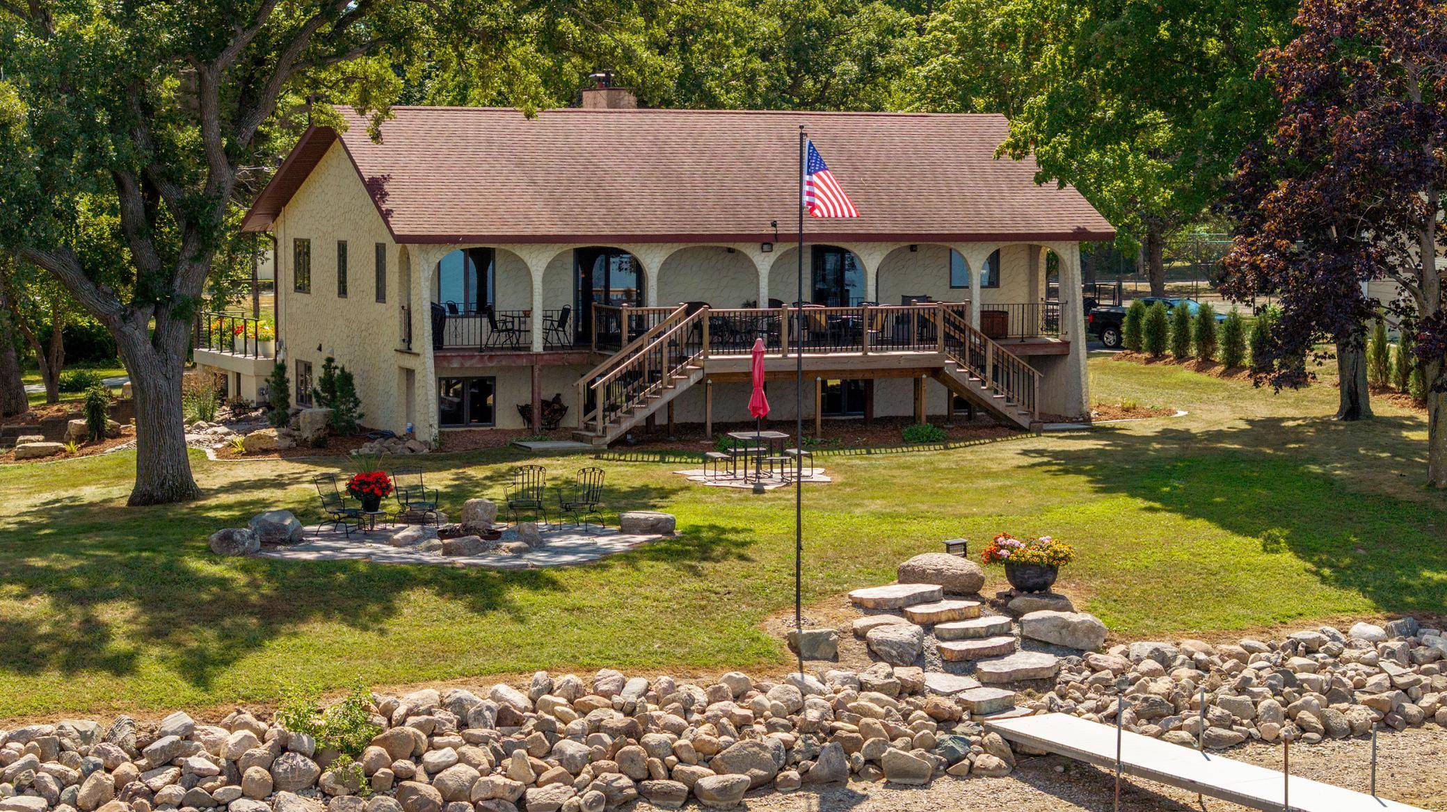 150 Lake DR E, Annandale, MN 55302