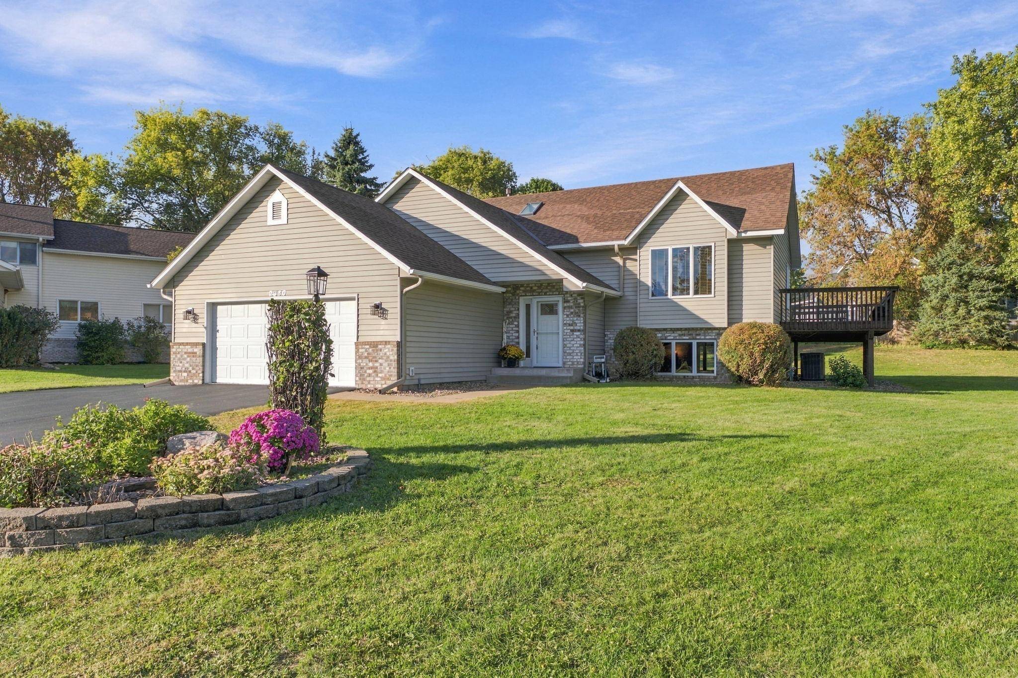 2330 Oak Glen CT, Stillwater, MN 55082