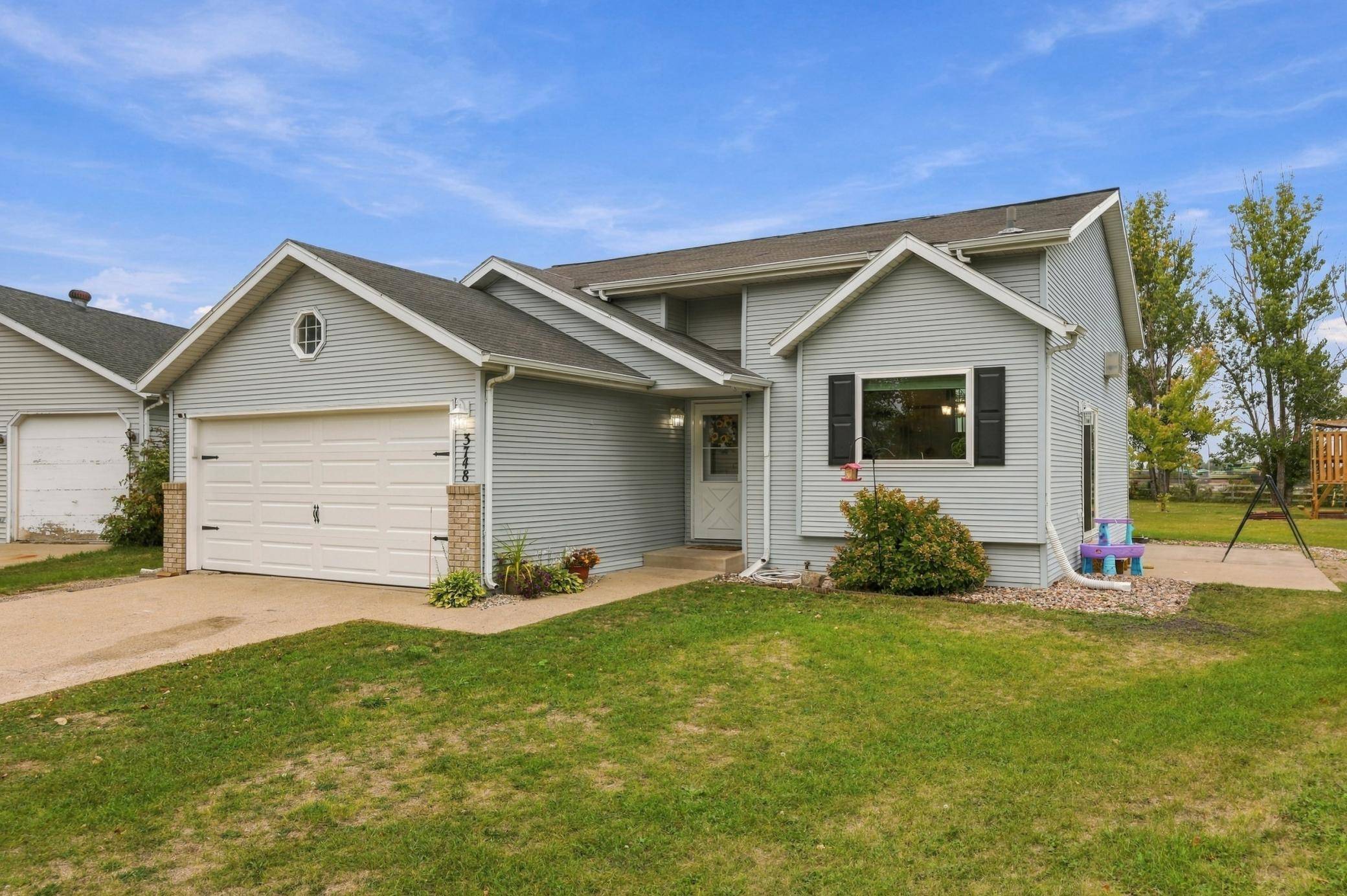 3748 Village Green CIR, Moorhead, MN 56560