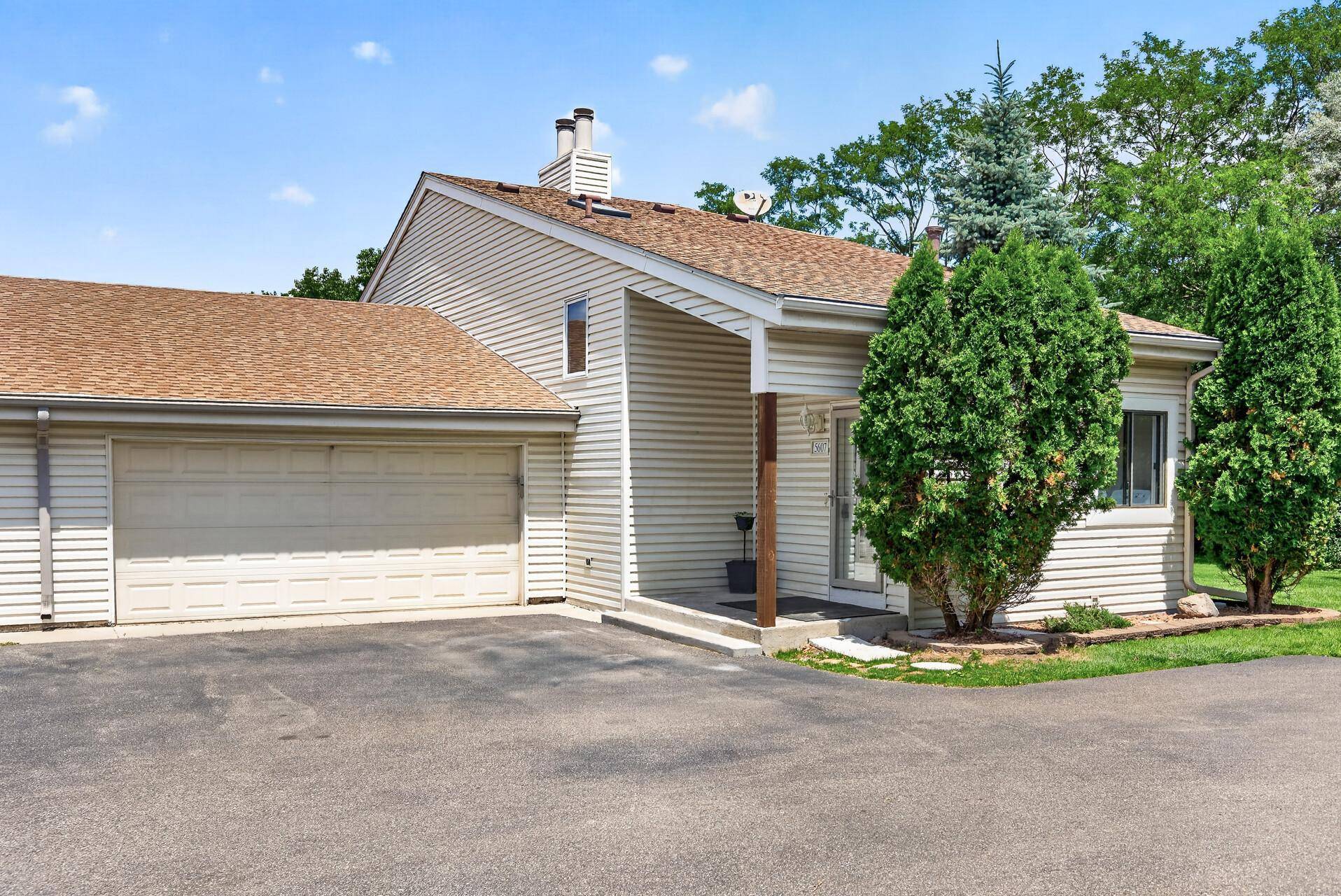 5607 Pompano DR, Minnetonka, MN 55343