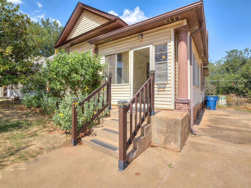 1114 E Noble AVE, Guthrie, OK 73044