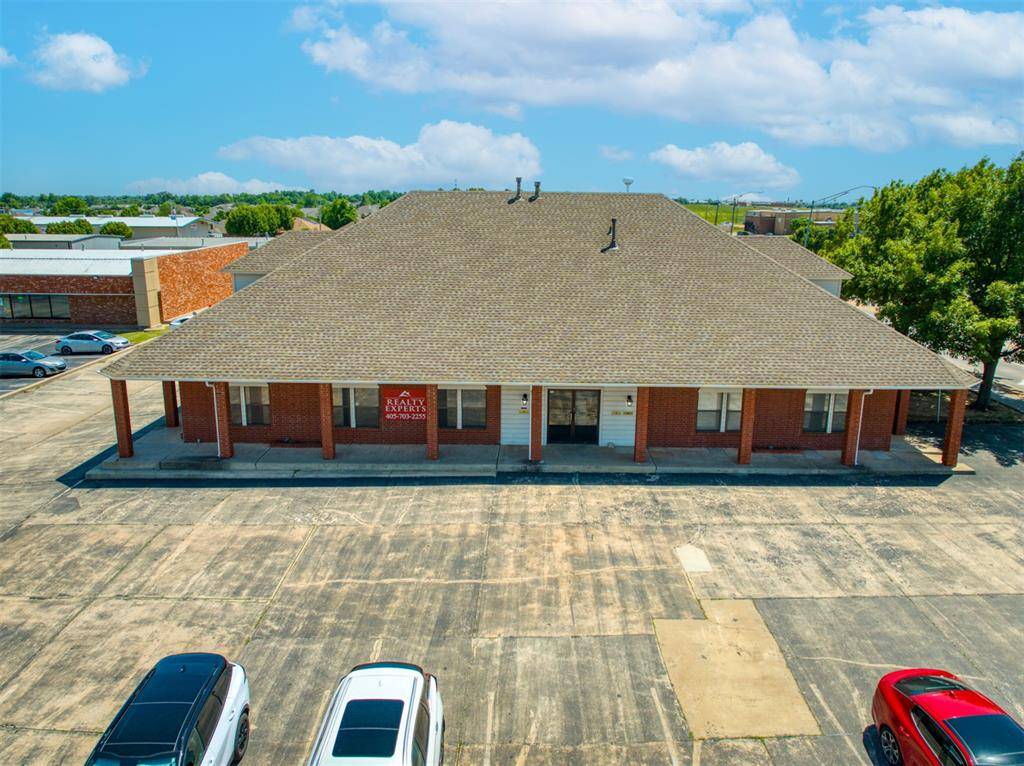 504 Tower DR, Moore, OK 73160