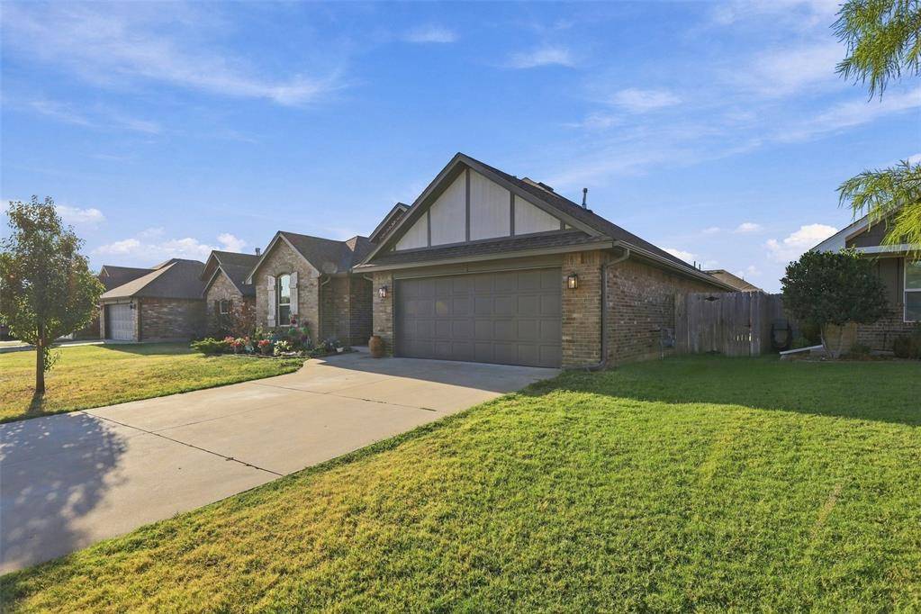1728 W Blake WAY, Mustang, OK 73064