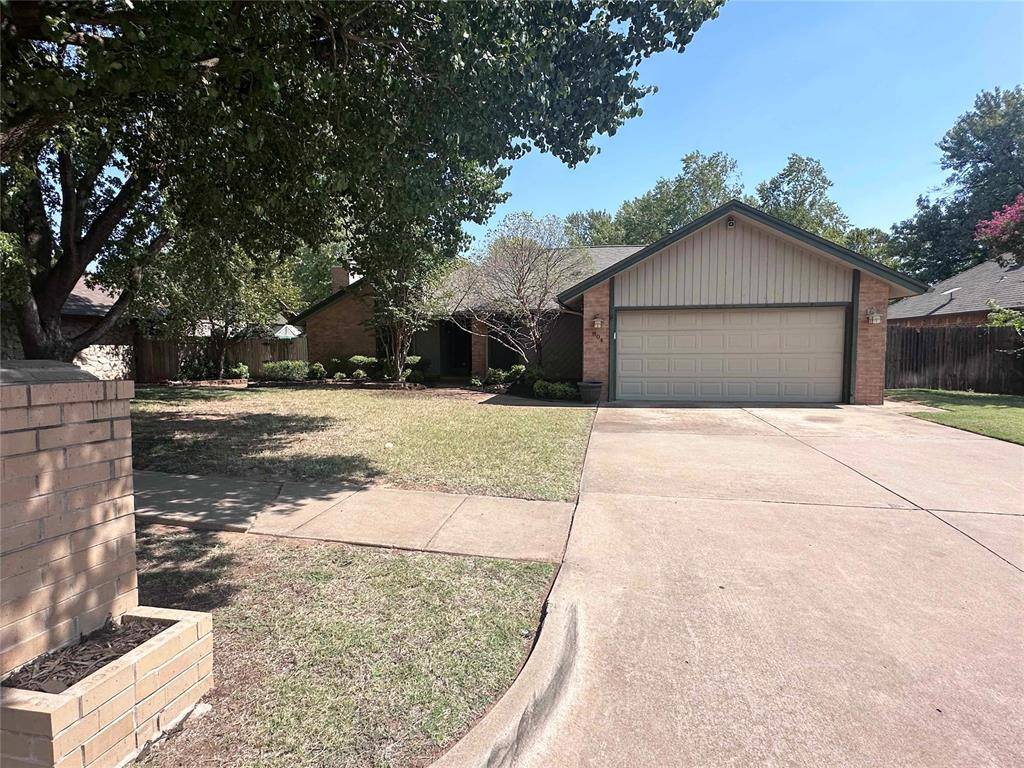 804 Lakeside CIR, Edmond, OK 73012