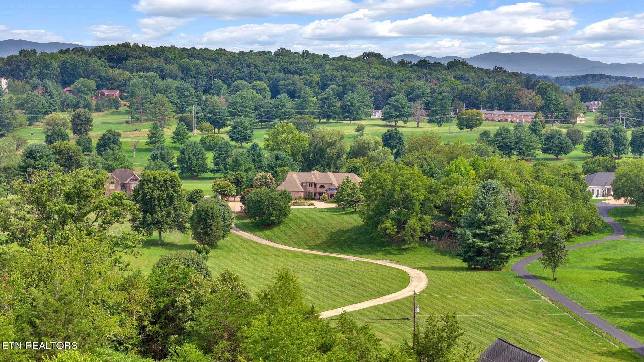 2064 Feathers Chapel Rd, Blountville, TN 37617