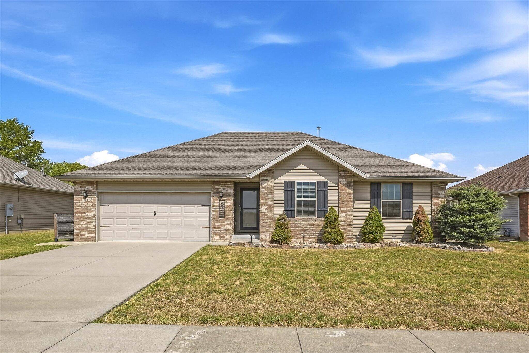 571 W Grace ST, Republic, MO 65738