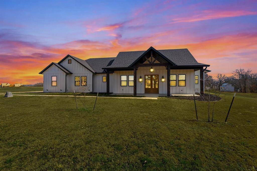 420 Zonaverde Court, Poolville, TX 76487