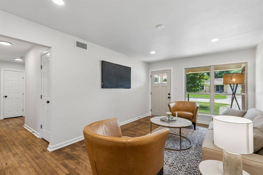 1429 Buena Vista Street, Mesquite, TX 75149