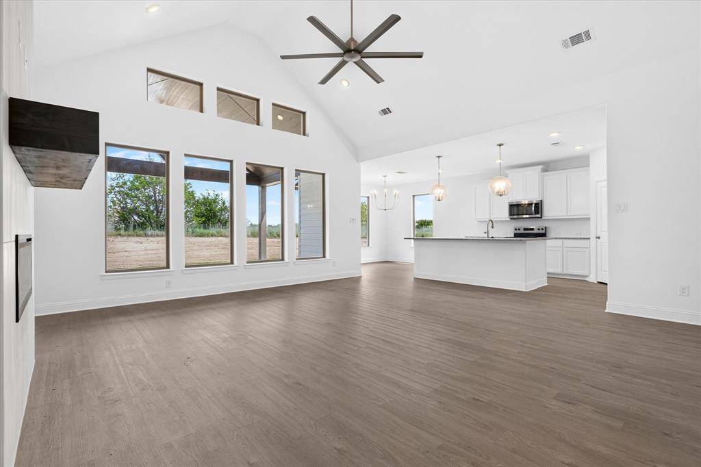 1001 Leo Lane, Poolville, TX 76487