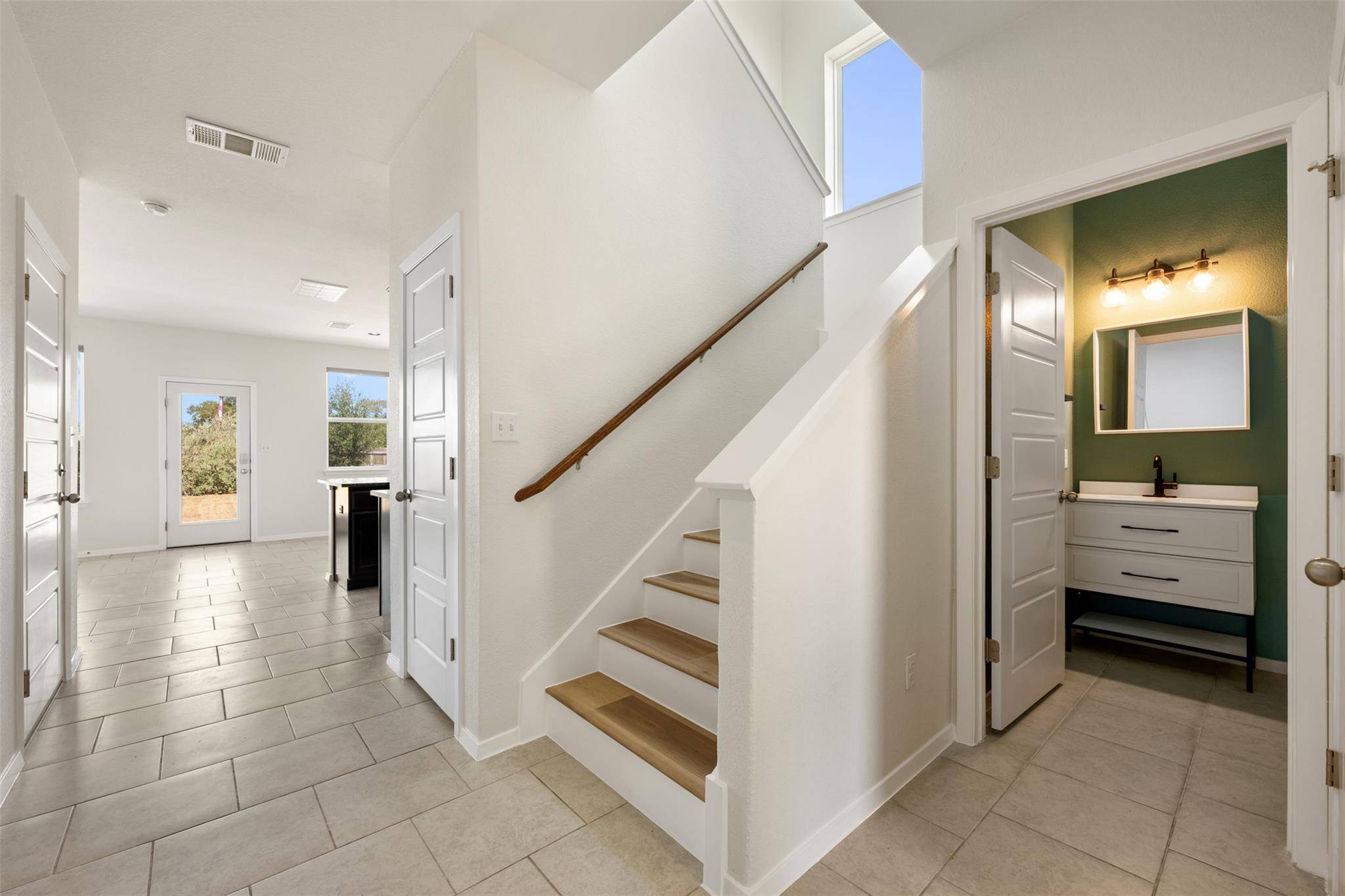 104 Cates CV, Elgin, TX 78621