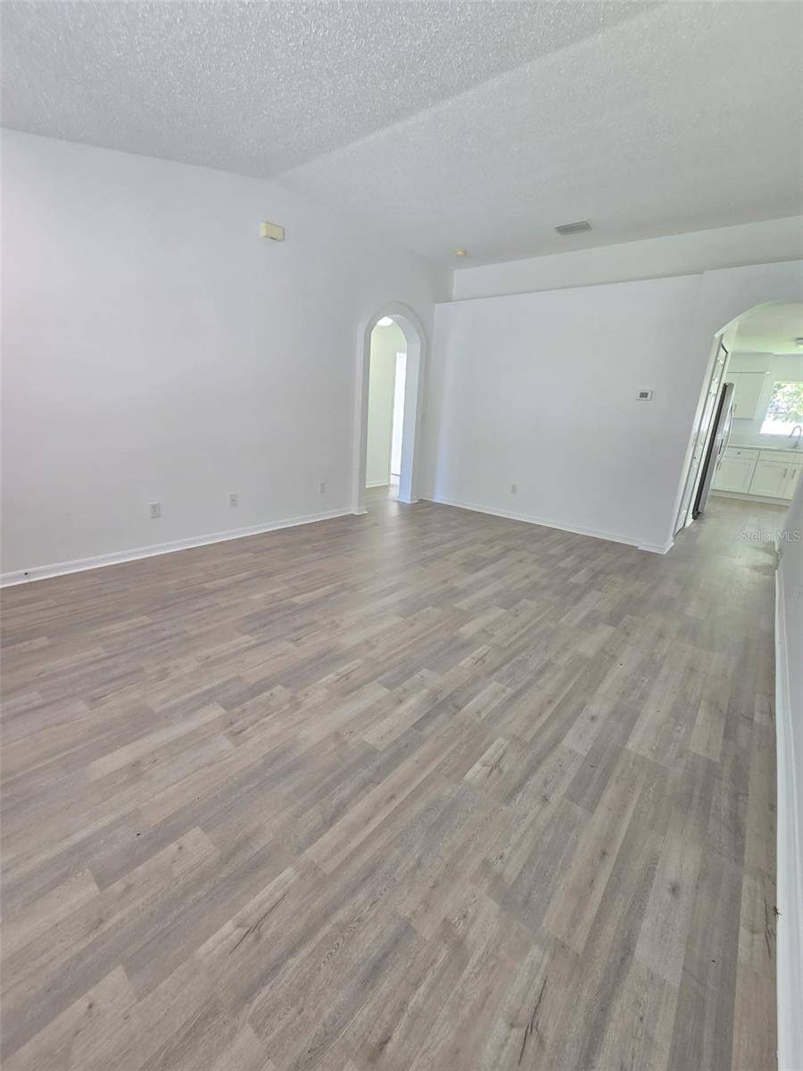 13215 PIKE LAKE DR, Riverview, FL 33579