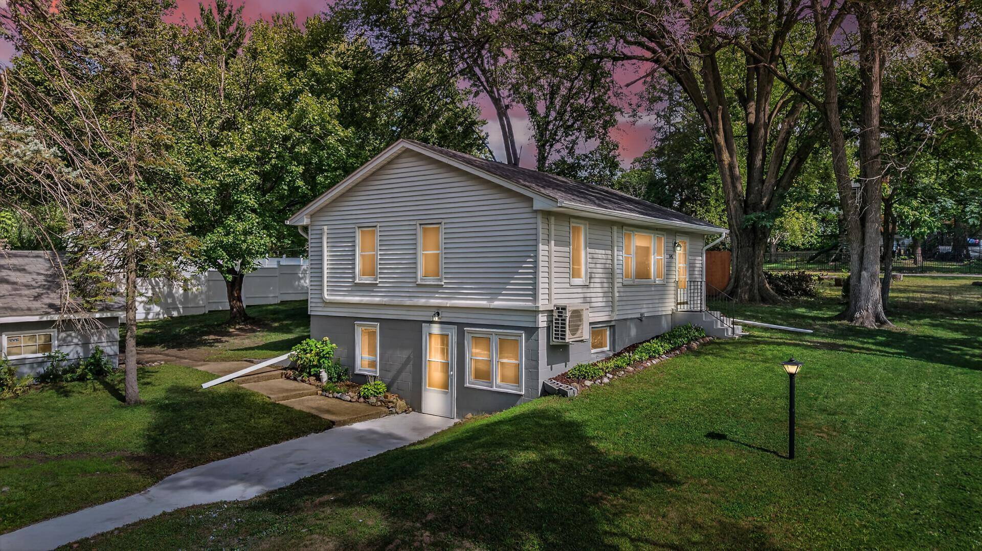 595 Kimball ST NE, Fridley, MN 55432