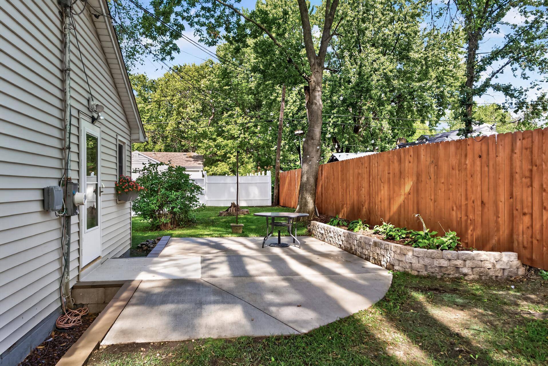 595 Kimball ST NE, Fridley, MN 55432