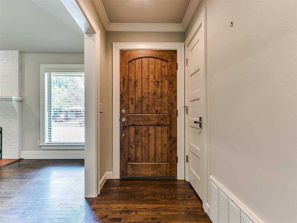 9631 Stratford DR, Oklahoma City, OK 73120