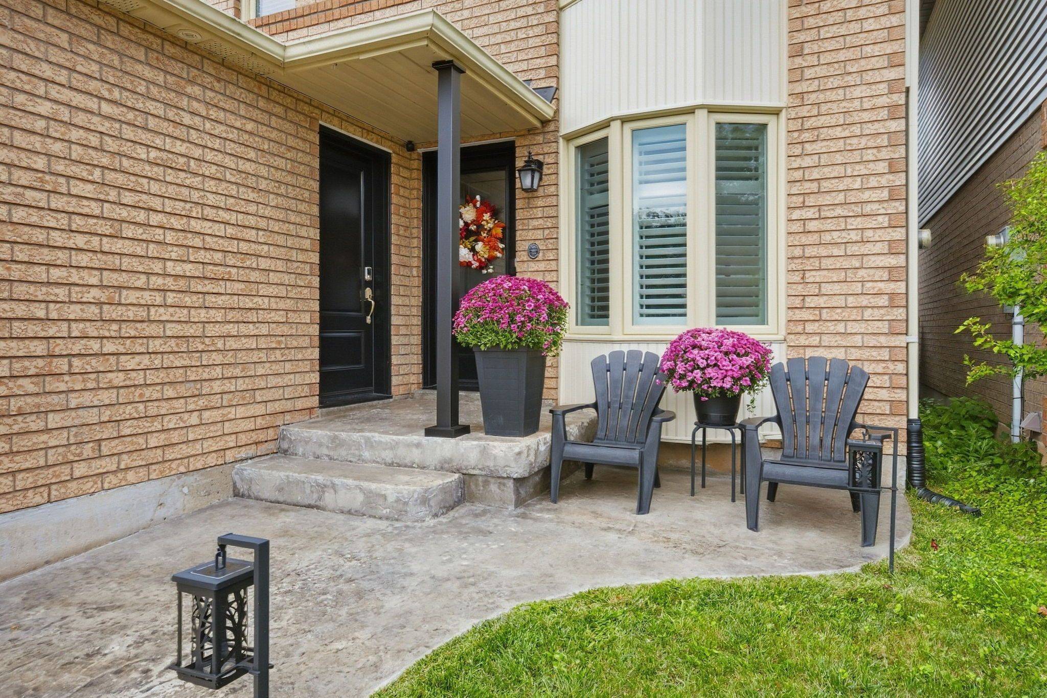 23 Lasby LN, Halton Hills, ON L7J 2W9