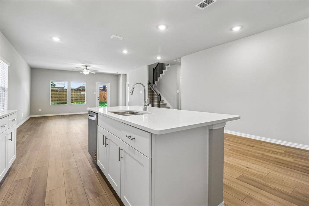 3049 Dry Brook Way, Fort Worth, TX 76179