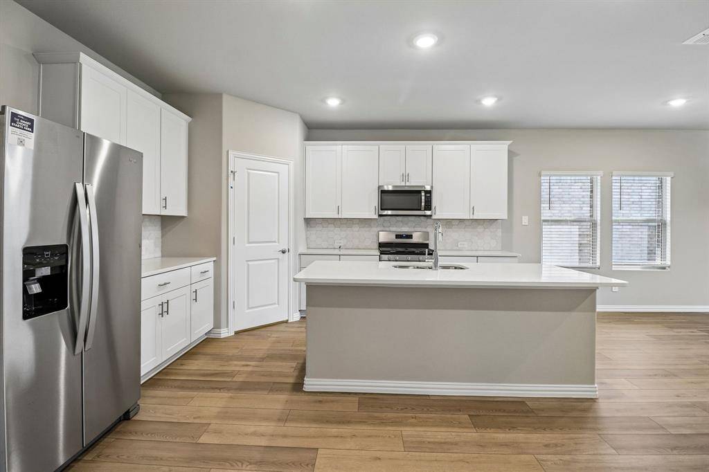 3049 Dry Brook Way, Fort Worth, TX 76179