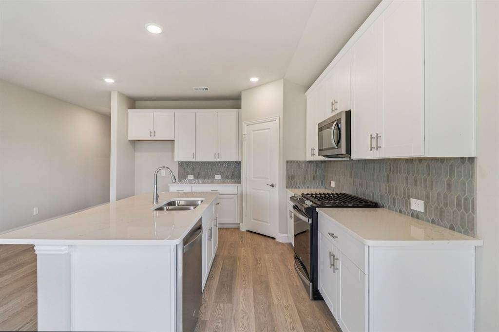 3045 Dry Brook Way, Fort Worth, TX 76179