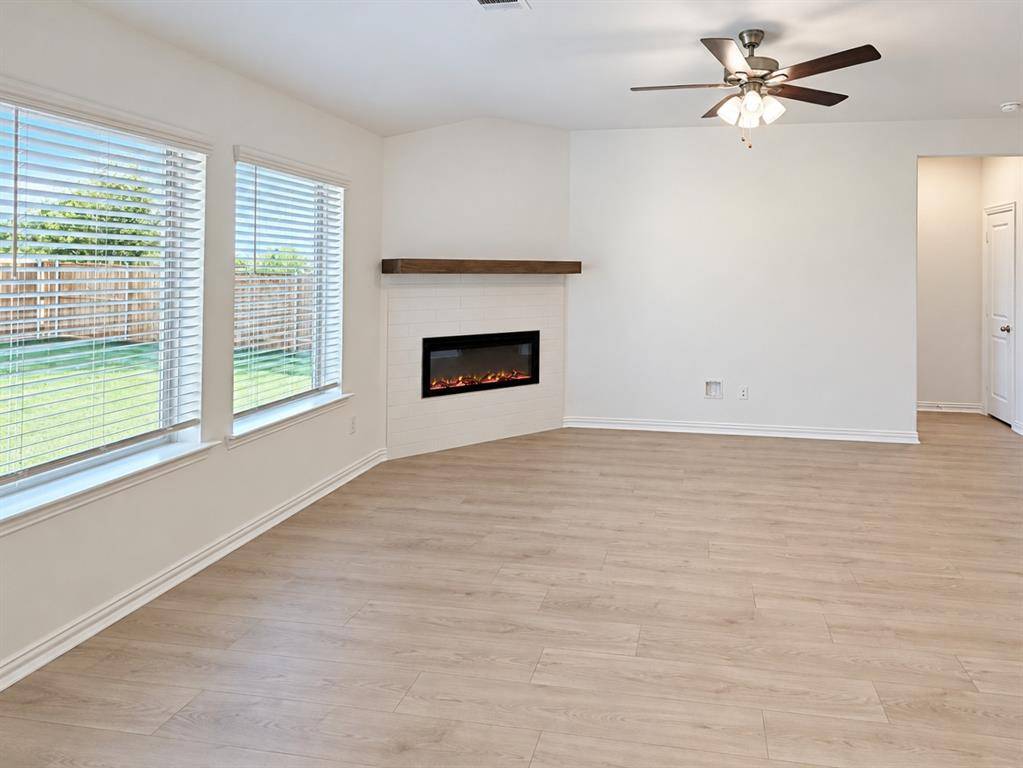 2013 Bayou Glen Drive, Denton, TX 76207