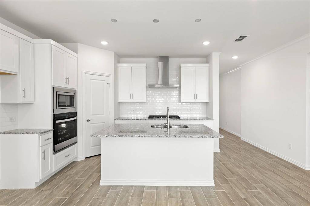 904 Dewy Lake Place, Lavon, TX 75166