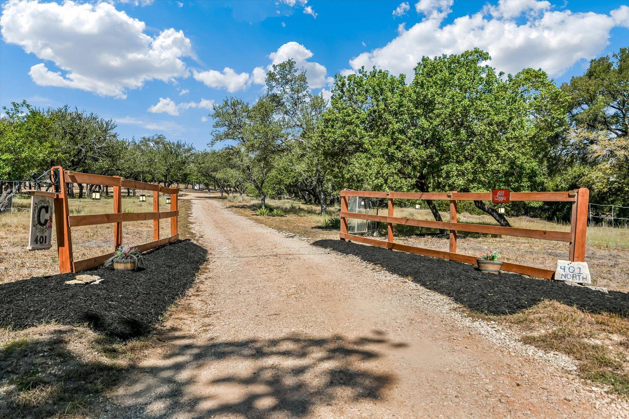 401 N RAINBOW RANCH RD, Wimberley, TX 78676
