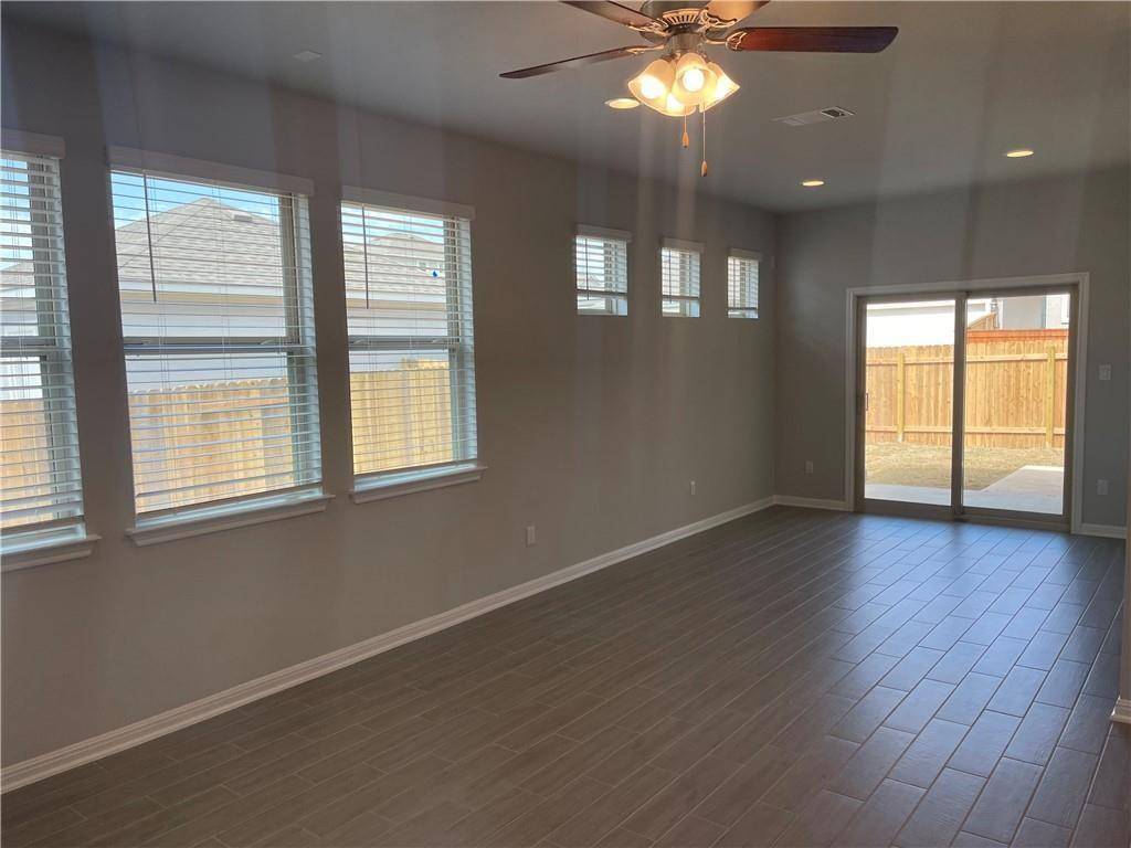 1029 Kerrwood WAY, Leander, TX 78641