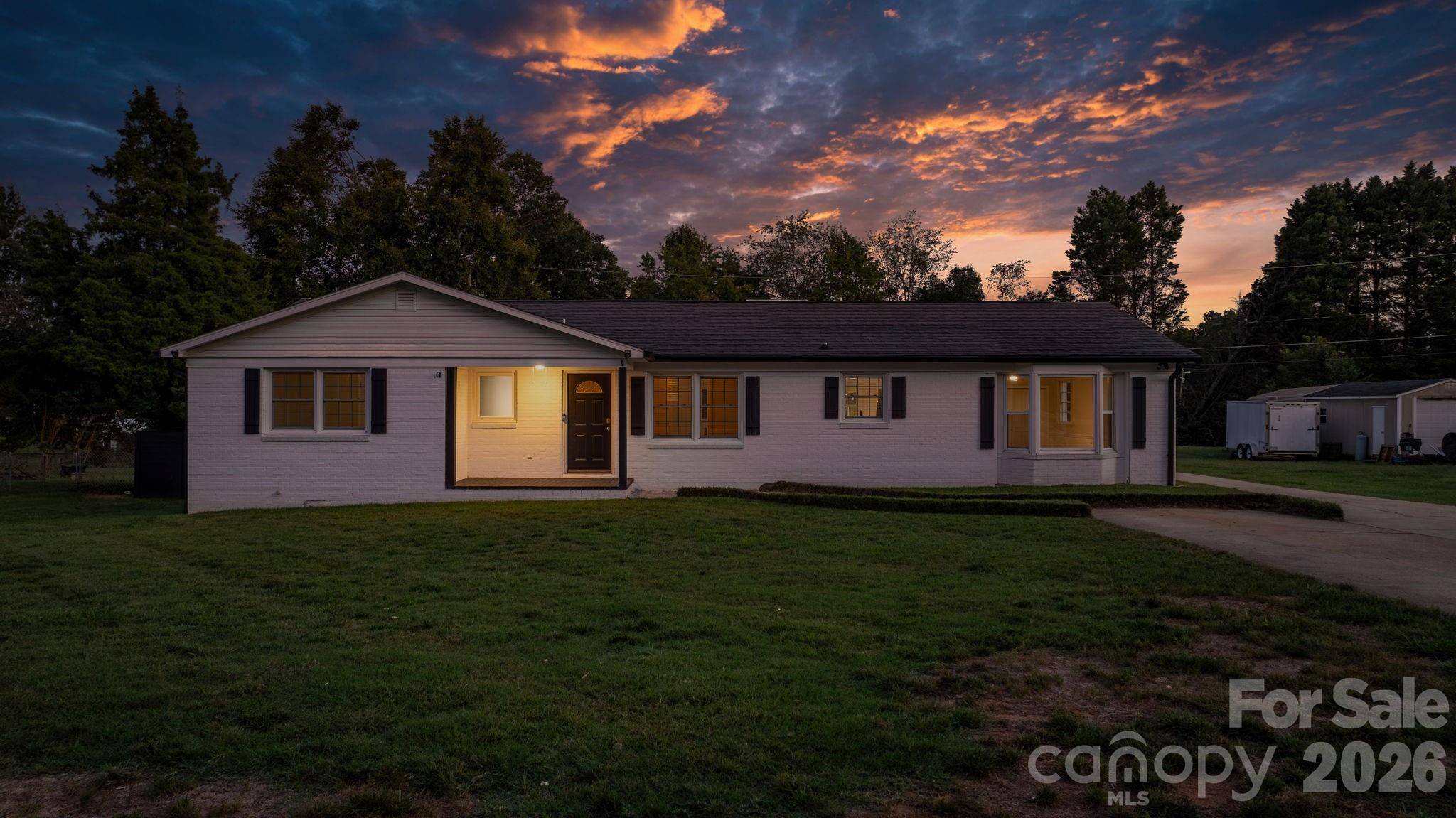 5795 Valley Field RD, Hickory, NC 28602