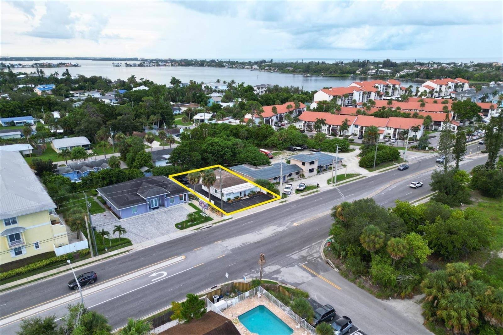 1670 STICKNEY POINT RD, Sarasota, FL 34231