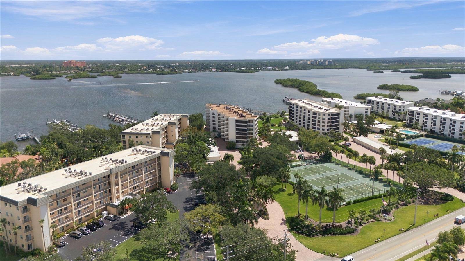 8701 MIDNIGHT PASS RD #304A, Sarasota, FL 34242
