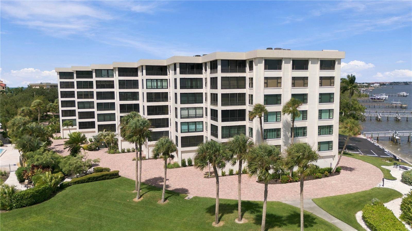 8701 MIDNIGHT PASS RD #304A, Sarasota, FL 34242