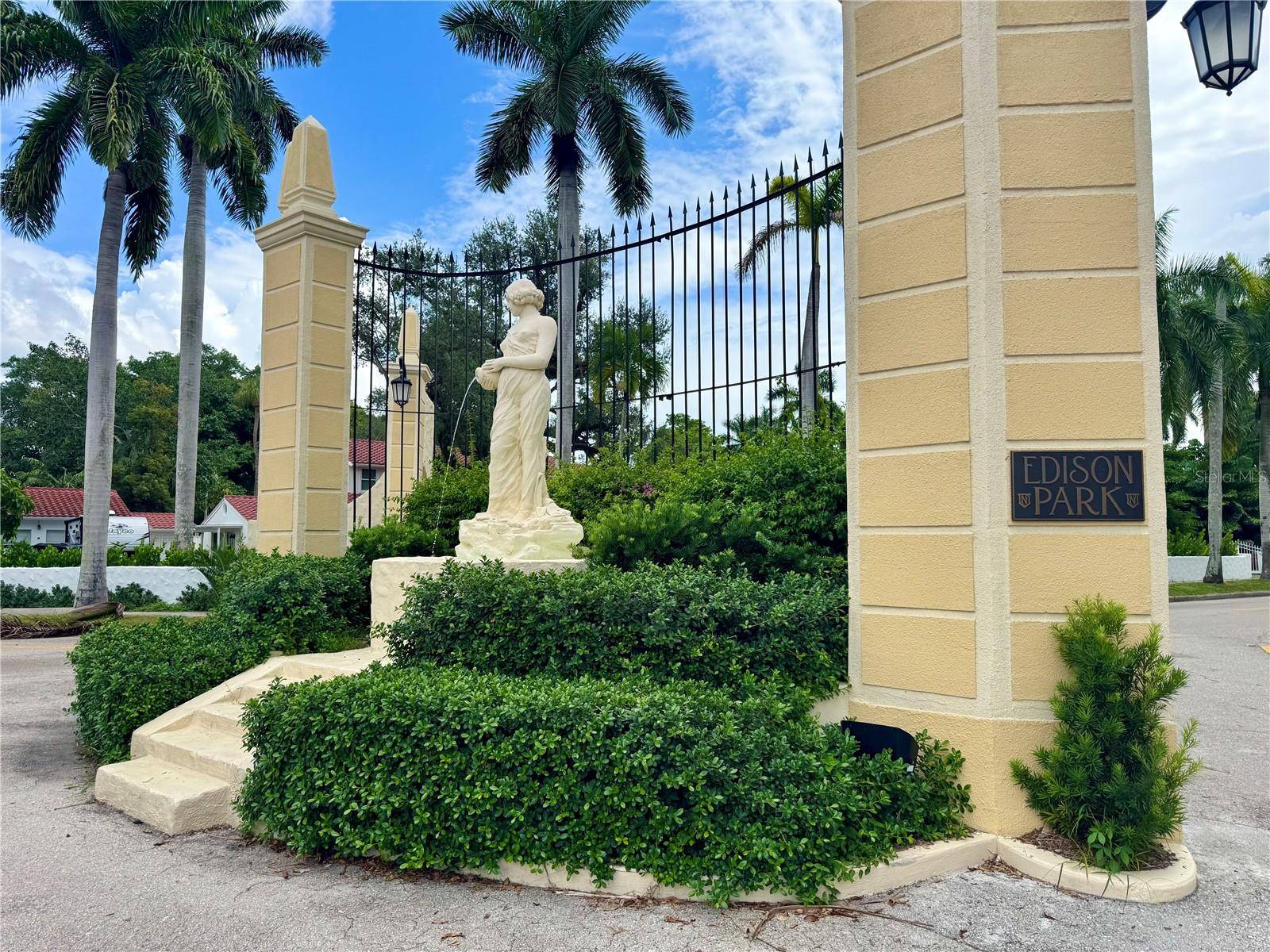 2476 EUCLID AVE, Fort Myers, FL 33901