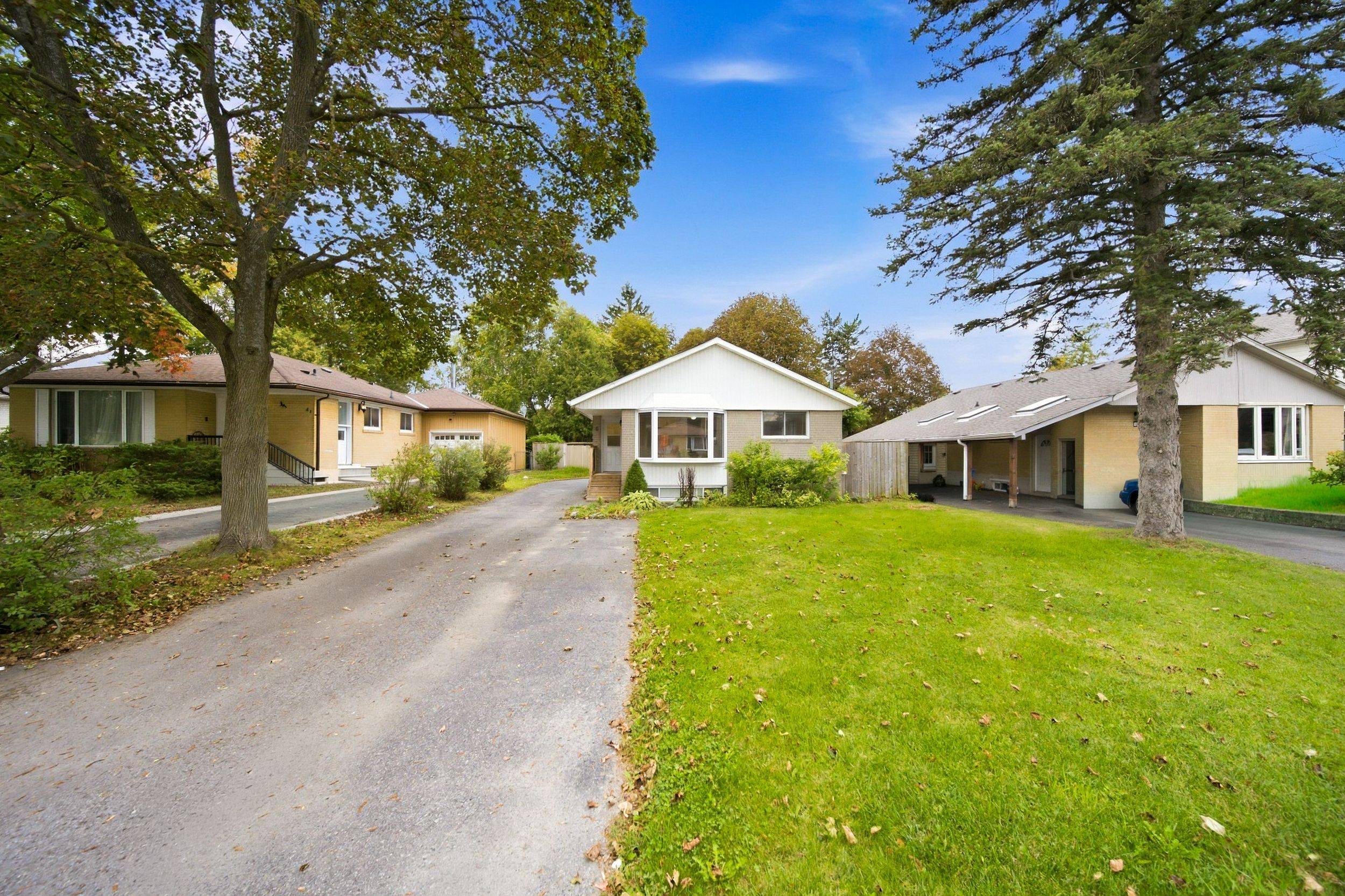 6 Corbett CRES #Main, Aurora, ON L4G 2G1